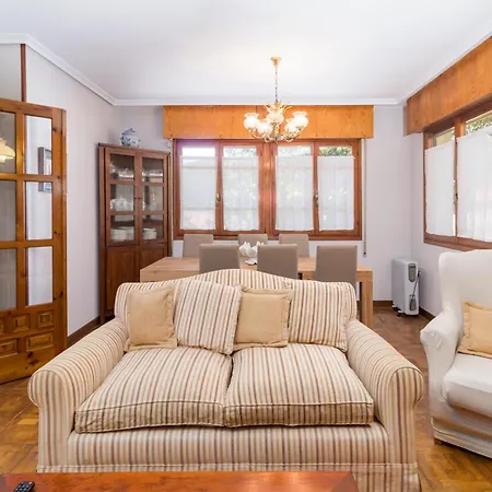 Casa Con Jardin Privado Holiday home Orena