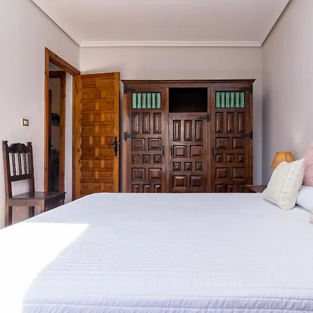 בית נופש Casa Con Jardin Privado אורניה